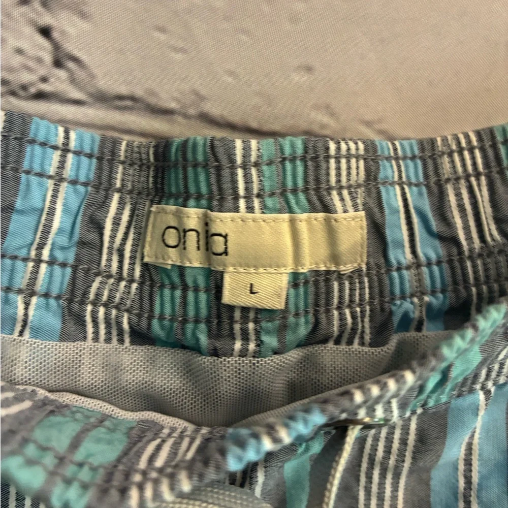 Onia Swim Trunk Shorts Men’s Blue Gray Stripe Print‎ Mesh Lined Pockets Size L